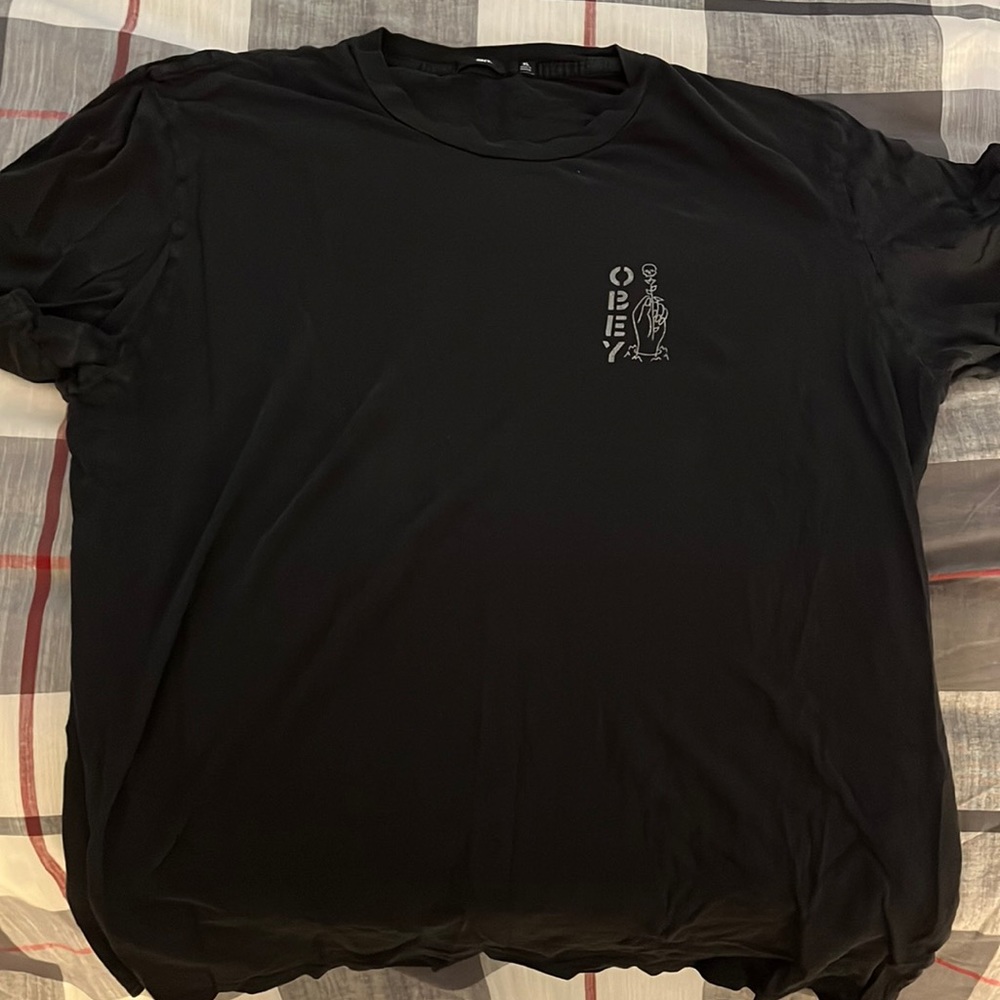 Obey shirt XL